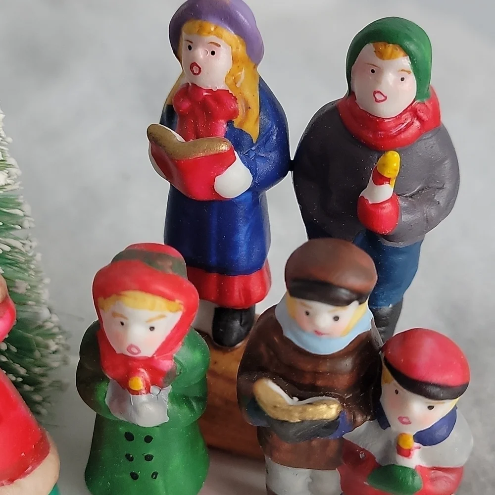 Vintage 1995 Lemax Dickensvale Porcelain Group Carollers Style 53134